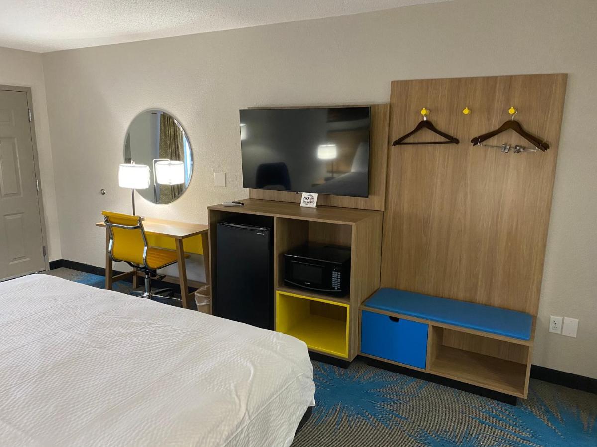 Days Inn By Wyndham ヌーナン エクステリア 写真