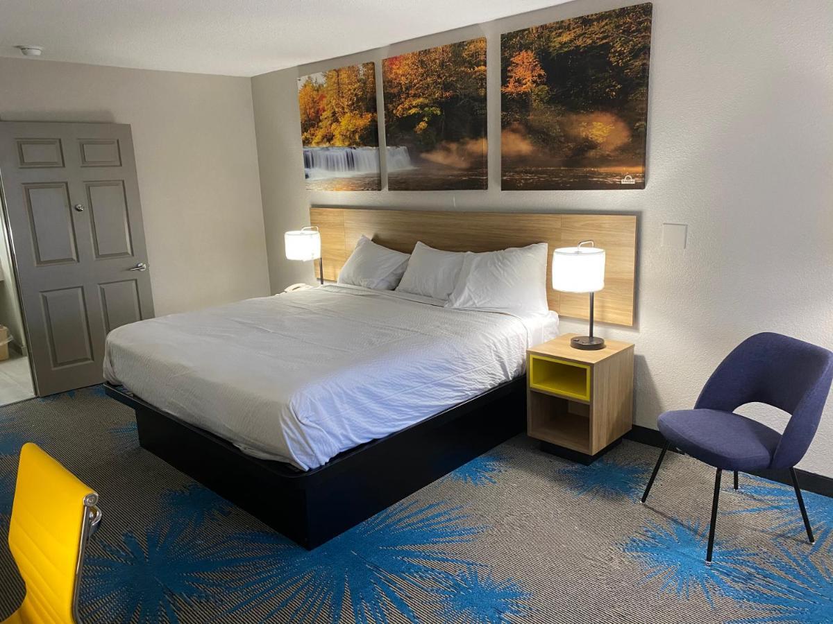 Days Inn By Wyndham ヌーナン エクステリア 写真