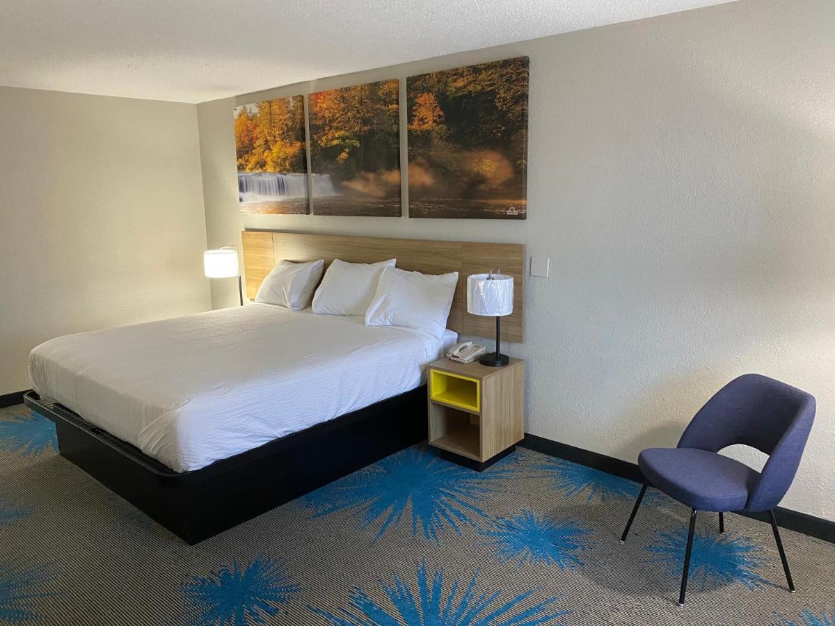 Days Inn By Wyndham ヌーナン エクステリア 写真