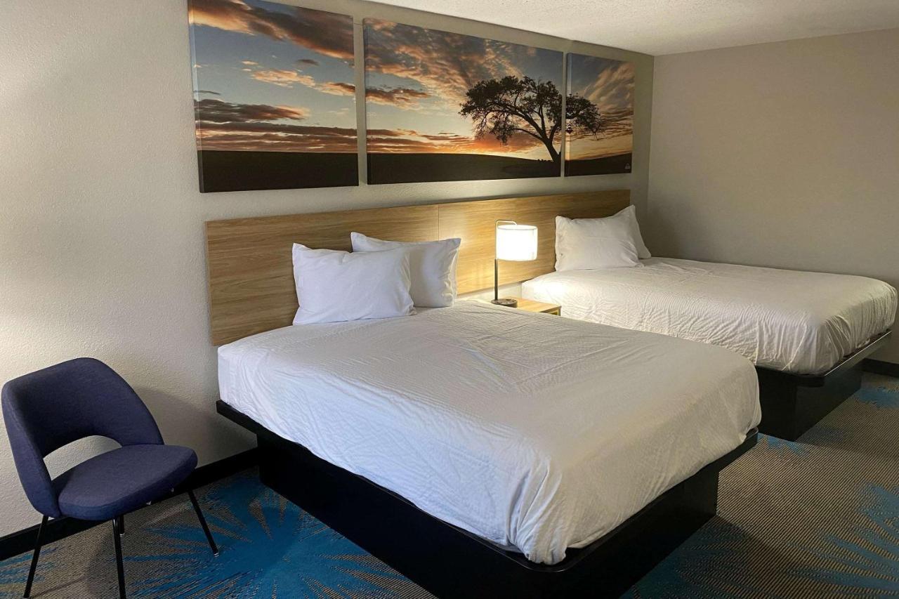 Days Inn By Wyndham ヌーナン エクステリア 写真
